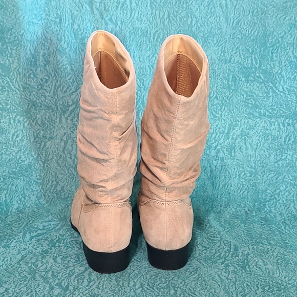 VTG Suede Khaki Boots - Picture 3 of 16